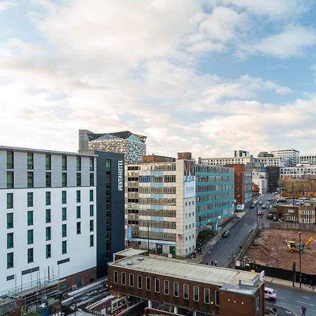 Maevela Apartments ☆ Pink Luxury Apartment With Balcony - Birmingham City Centre - 5 Min Walk From Bullring, Cube, Mailbox, New Street Station - Free Netflix & Wifi Kültér fotó