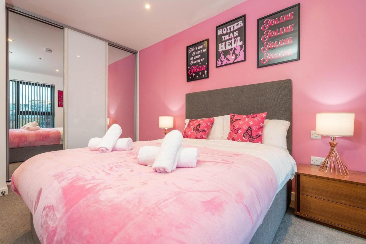 Maevela Apartments ☆ Pink Luxury Apartment With Balcony - Birmingham City Centre - 5 Min Walk From Bullring, Cube, Mailbox, New Street Station - Free Netflix & Wifi Kültér fotó