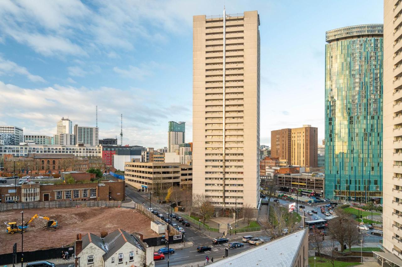 Maevela Apartments ☆ Pink Luxury Apartment With Balcony - Birmingham City Centre - 5 Min Walk From Bullring, Cube, Mailbox, New Street Station - Free Netflix & Wifi Kültér fotó